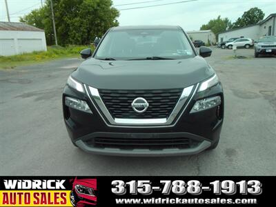 2021 Nissan Rogue SV   - Photo 2 - Watertown, NY 13601