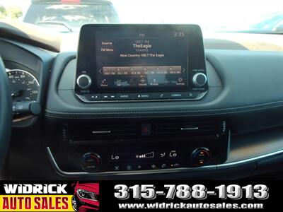 2021 Nissan Rogue SV   - Photo 8 - Watertown, NY 13601