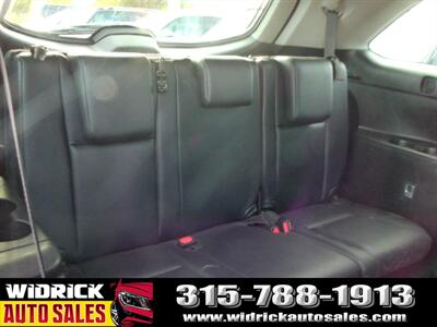 2019 Toyota Highlander XLE   - Photo 6 - Watertown, NY 13601