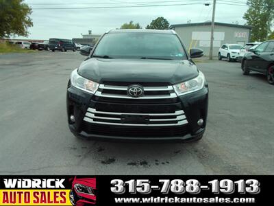 2019 Toyota Highlander XLE   - Photo 2 - Watertown, NY 13601