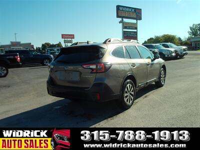 2022 Subaru Outback Premium   - Photo 5 - Watertown, NY 13601