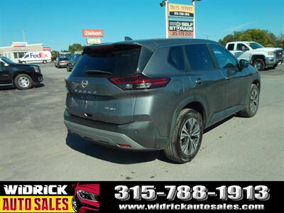2022 Nissan Rogue SV   - Photo 5 - Watertown, NY 13601