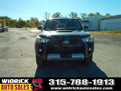 2016 Toyota 4Runner Trail Premium   - Photo 2 - Watertown, NY 13601