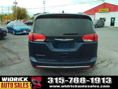 2017 Chrysler Pacifica Touring-L   - Photo 6 - Watertown, NY 13601