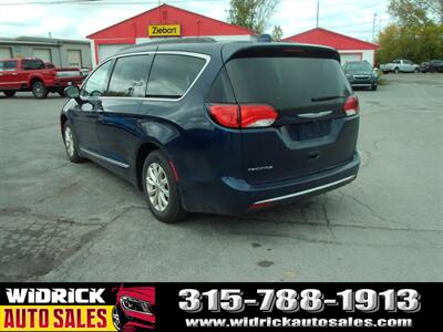 2017 Chrysler Pacifica Touring-L   - Photo 7 - Watertown, NY 13601