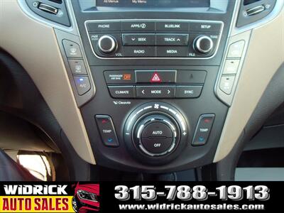 2017 Hyundai SANTA FE SE - Photo 11 - Watertown, NY 13601