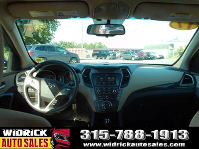 2017 Hyundai SANTA FE SE - Photo 7 - Watertown, NY 13601