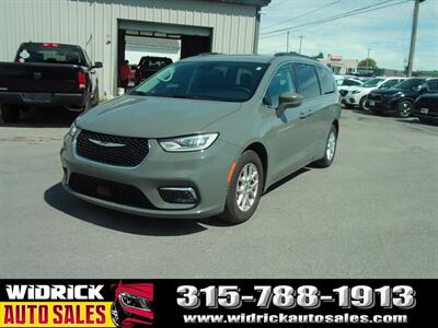 2022 Chrysler Pacifica Touring L - Photo 3 - Watertown, NY 13601