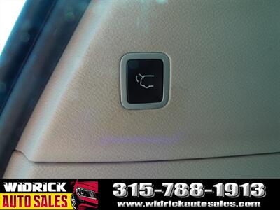 2022 Chrysler Pacifica Touring L - Photo 9 - Watertown, NY 13601