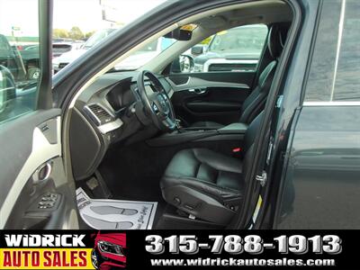 2021 Volvo XC90 T5 Momentum   - Photo 4 - Watertown, NY 13601