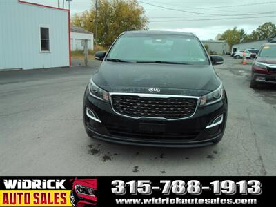 2020 Kia Sedona LX   - Photo 2 - Watertown, NY 13601