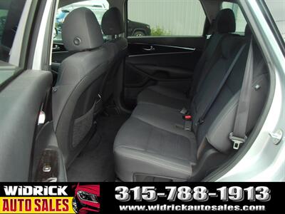 2020 Kia Sorento LX - Photo 5 - Watertown, NY 13601