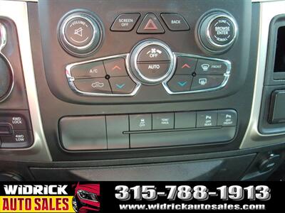 2019 RAM 1500 Classic Big Horn   - Photo 11 - Watertown, NY 13601