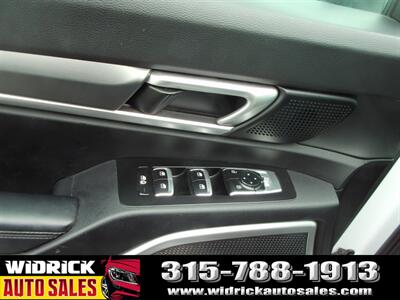 2022 Kia Telluride LX   - Photo 9 - Watertown, NY 13601