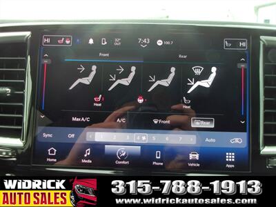 2023 Chrysler Pacifica Touring L   - Photo 10 - Watertown, NY 13601