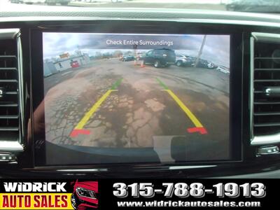 2023 Chrysler Pacifica Touring L   - Photo 9 - Watertown, NY 13601