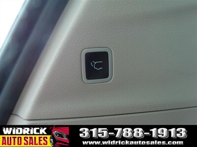 2023 Chrysler Pacifica Touring L   - Photo 13 - Watertown, NY 13601