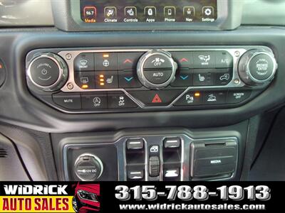 2020 Jeep Gladiator Overland   - Photo 10 - Watertown, NY 13601