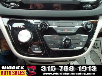 2023 Chrysler Voyager LX   - Photo 11 - Watertown, NY 13601