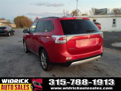2015 Mitsubishi Outlander SE   - Photo 7 - Watertown, NY 13601