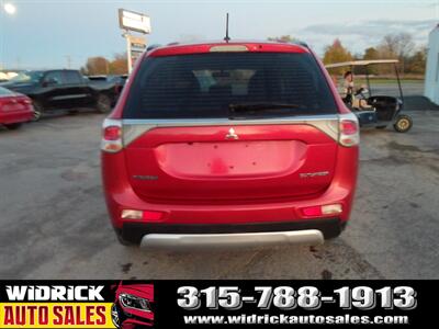 2015 Mitsubishi Outlander SE   - Photo 6 - Watertown, NY 13601
