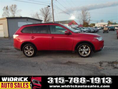 2015 Mitsubishi Outlander SE   - Photo 4 - Watertown, NY 13601