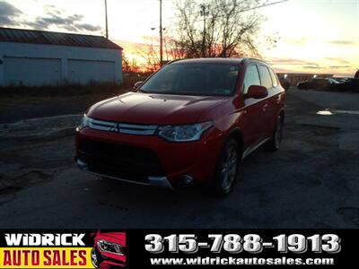 2015 Mitsubishi Outlander SE   - Photo 3 - Watertown, NY 13601