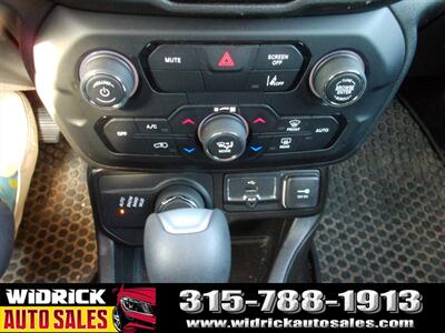 2023 Jeep Renegade Latitude   - Photo 12 - Watertown, NY 13601