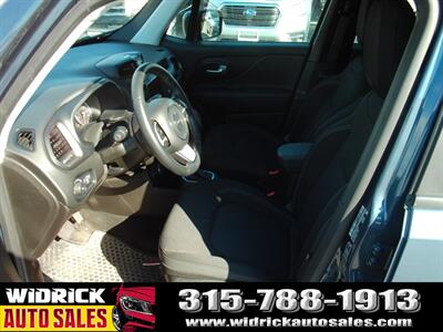 2023 Jeep Renegade Latitude   - Photo 4 - Watertown, NY 13601