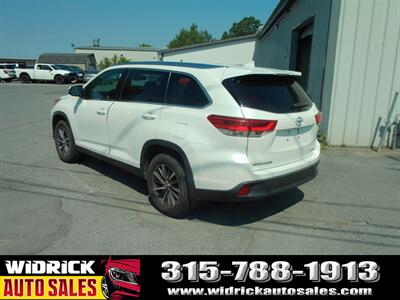 2019 Toyota Highlander XLE   - Photo 19 - Watertown, NY 13601