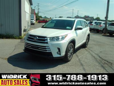 2019 Toyota Highlander XLE   - Photo 3 - Watertown, NY 13601