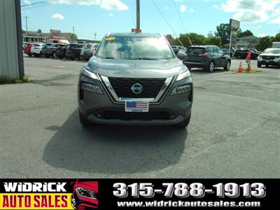 2021 Nissan Rogue SL   - Photo 2 - Watertown, NY 13601