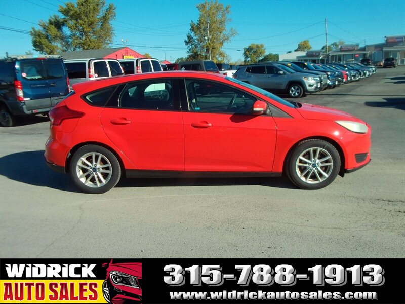 2017 Ford Focus SE photo 3