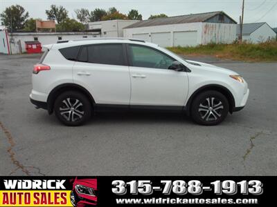 2018 Toyota RAV4 LE - Photo 8 - Watertown, NY 13601