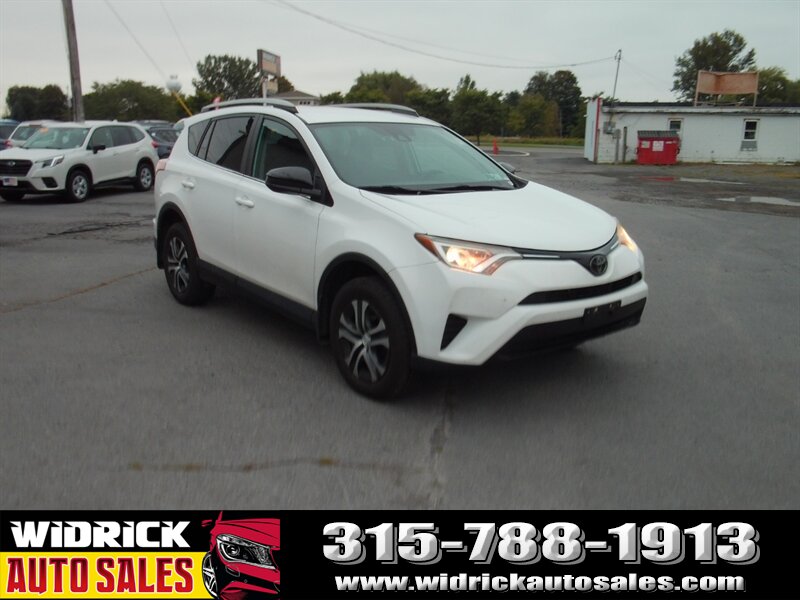 2018 Toyota RAV4 LE   - Photo 1 - Watertown, NY 13601