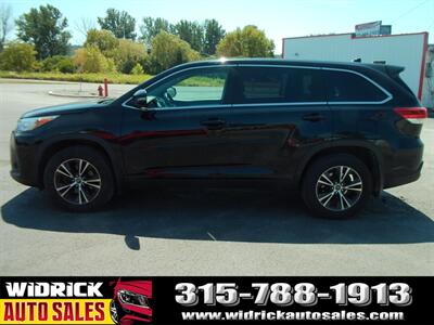2019 Toyota Highlander LE Plus   - Photo 4 - Watertown, NY 13601