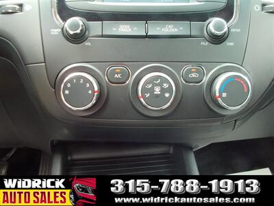 2017 Kia Forte LX - Photo 10 - Watertown, NY 13601