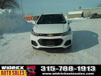 2020 Chevrolet Trax LS   - Photo 2 - Watertown, NY 13601