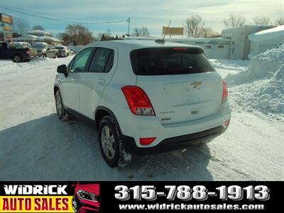 2020 Chevrolet Trax LS   - Photo 7 - Watertown, NY 13601