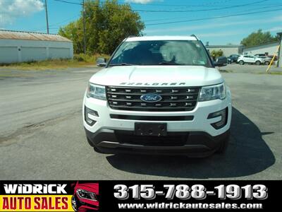 2017 Ford Explorer XLT   - Photo 2 - Watertown, NY 13601