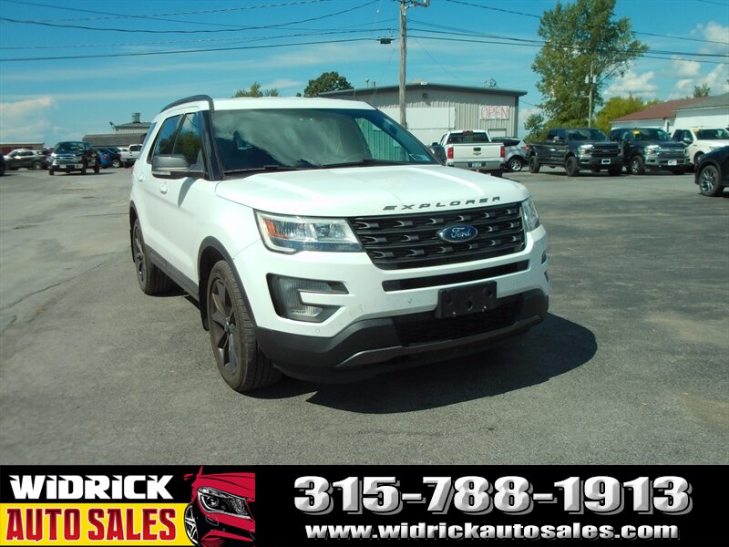 2017 Ford Explorer XLT - Photo 1 - Watertown, NY 13601