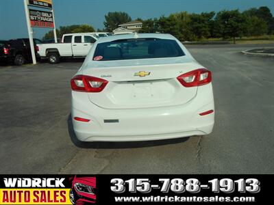 2017 Chevrolet Cruze LT   - Photo 14 - Watertown, NY 13601