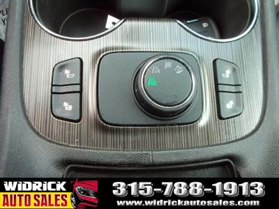 2020 GMC Acadia SLT   - Photo 12 - Watertown, NY 13601