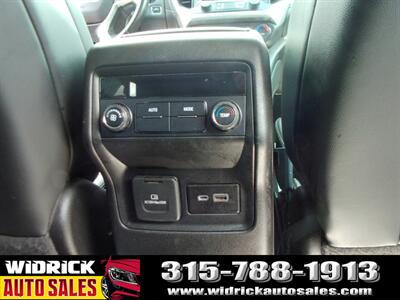 2020 GMC Acadia SLT   - Photo 11 - Watertown, NY 13601