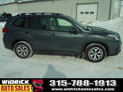 2022 Subaru Forester Premium   - Photo 4 - Watertown, NY 13601