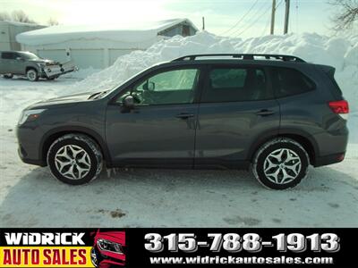 2022 Subaru Forester Premium   - Photo 8 - Watertown, NY 13601