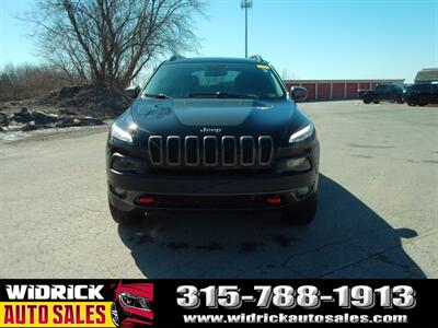 2017 Jeep Cherokee Trailhawk   - Photo 2 - Watertown, NY 13601