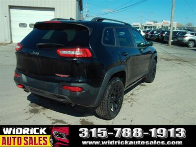 2017 Jeep Cherokee Trailhawk   - Photo 13 - Watertown, NY 13601