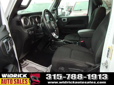 2020 Jeep Wrangler Unlimited Sahara   - Photo 4 - Watertown, NY 13601