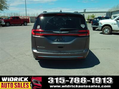 2022 Chrysler Pacifica Touring L   - Photo 6 - Watertown, NY 13601